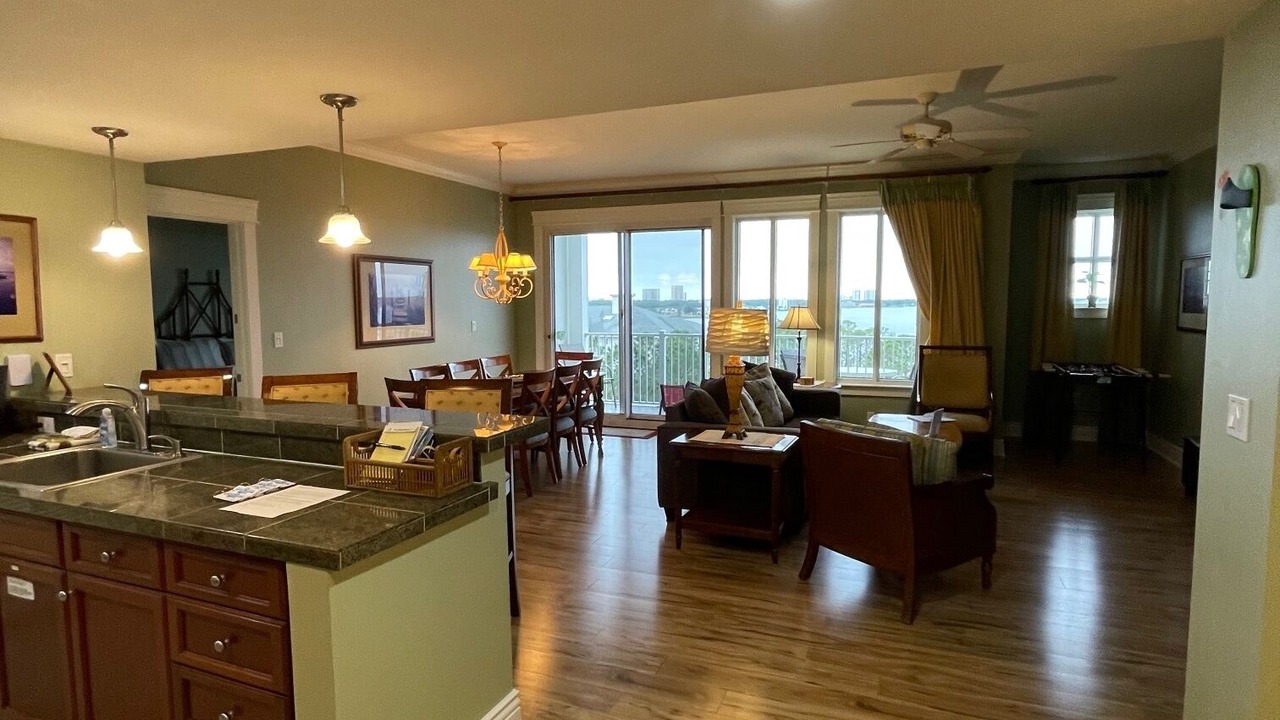 Photo of Livingroom in Baytowne Wharf