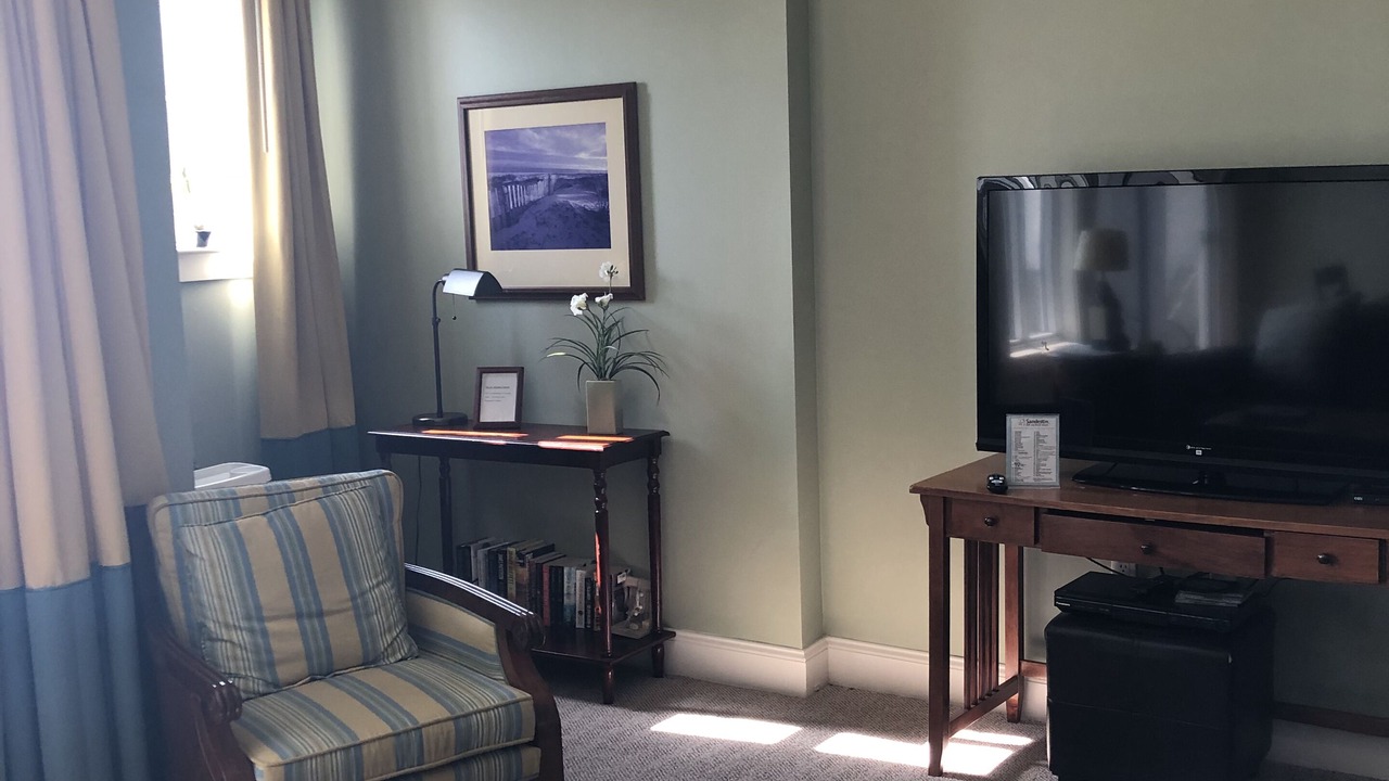 Photo of Livingroom in Baytowne Wharf