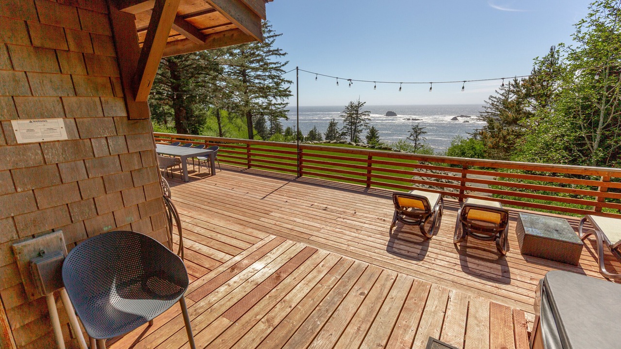 Photo of Patio Balcony in Gold Beach