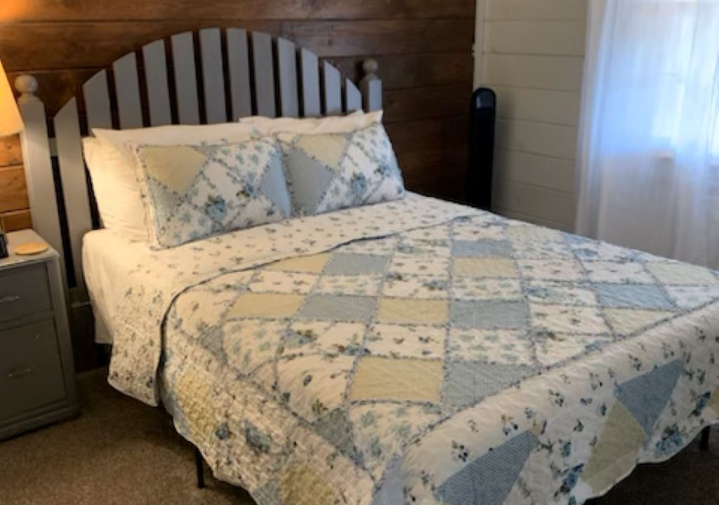 Photo of Bedroom in Wears Valley