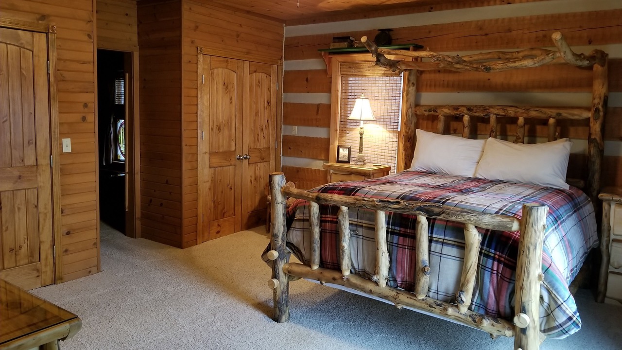 Photo of Bedroom in Roach