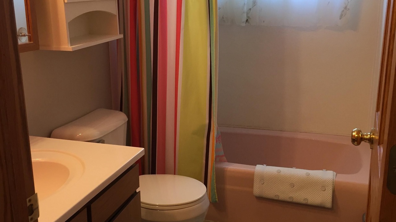 Photo of Bathroom in Wind Lake