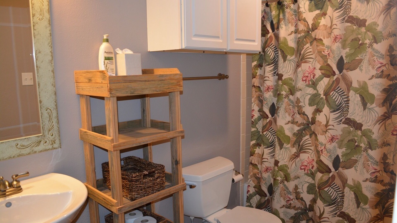 Photo of Bathroom in Point Venture