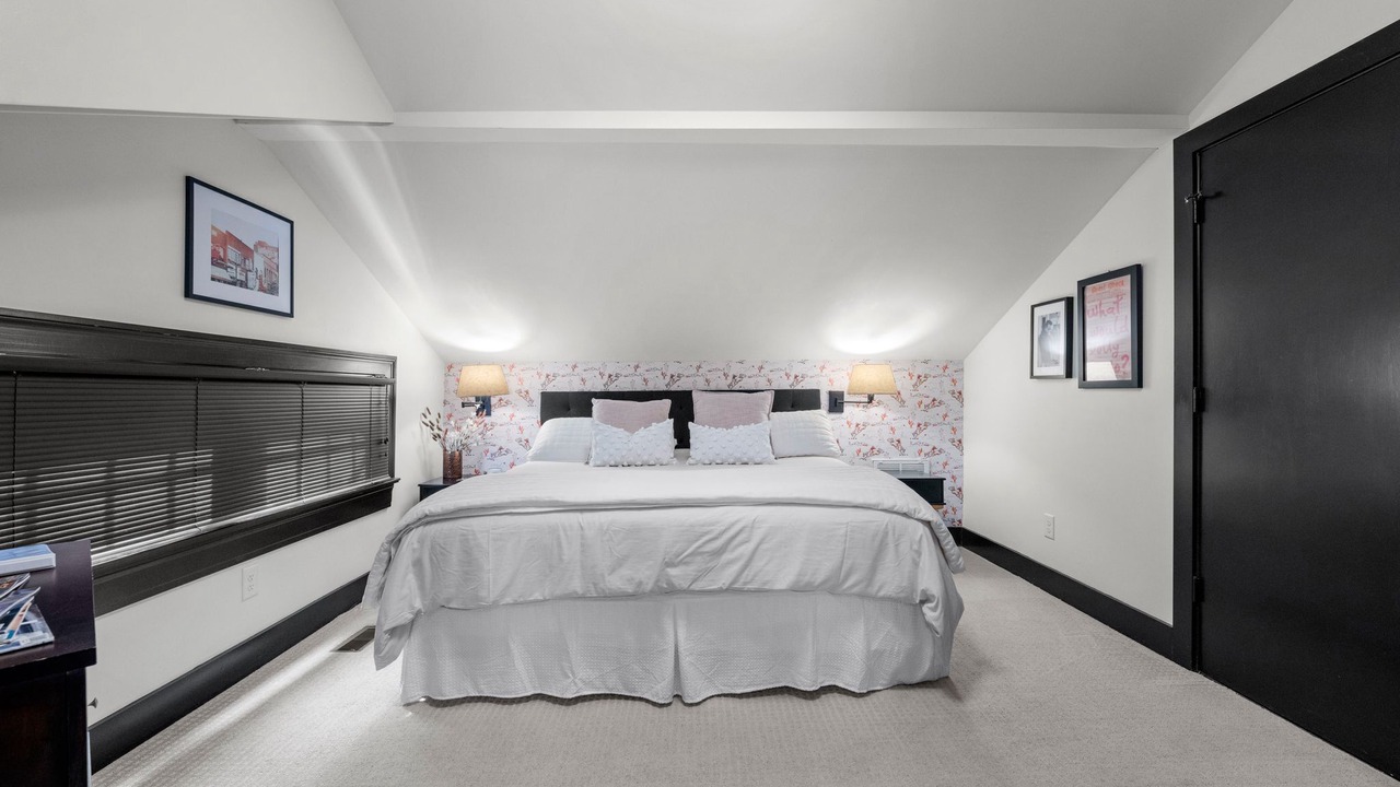 Photo of Bedroom in 12 South