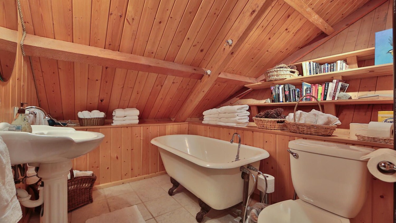 Photo of Bathroom in Leavenworth