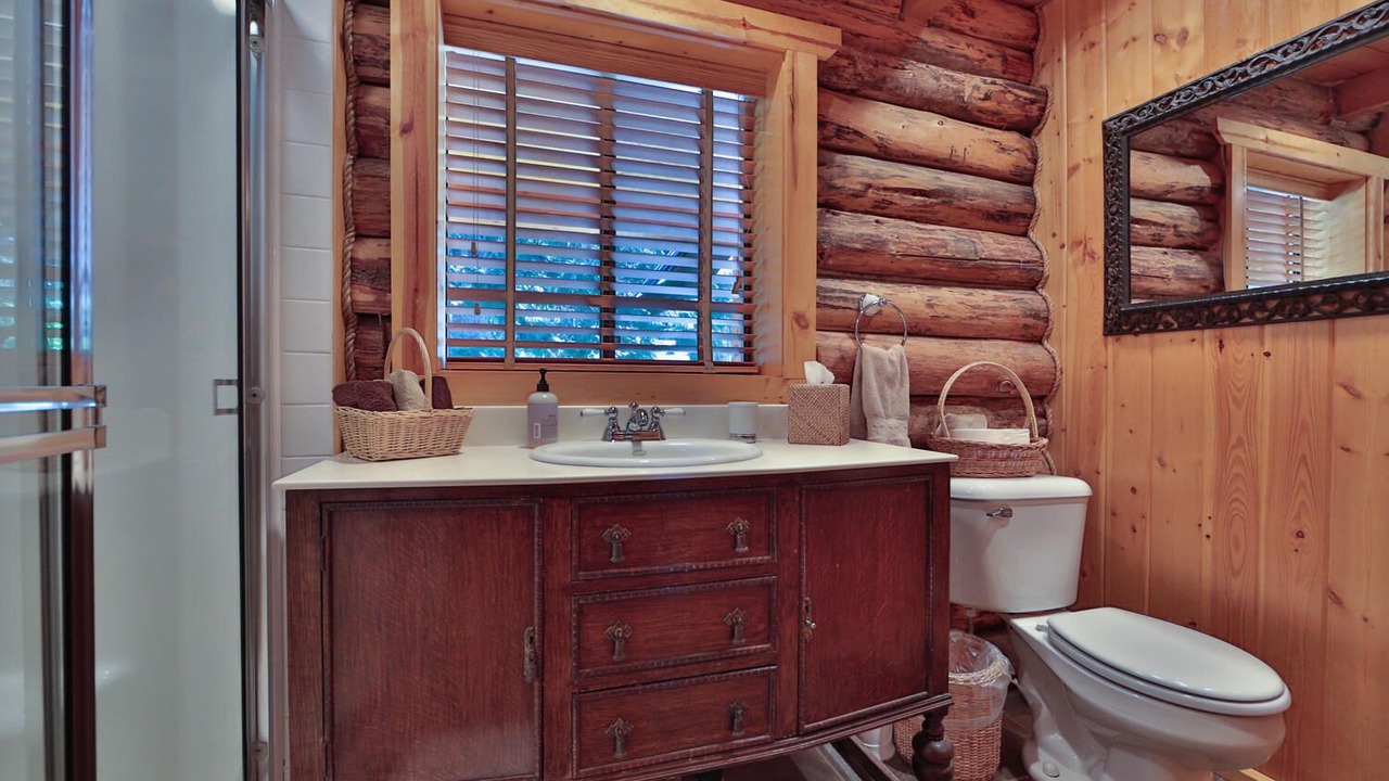 Photo of Bathroom in Leavenworth