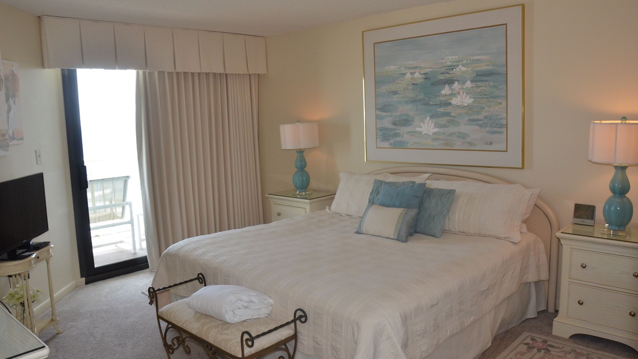 Photo of Bedroom in Crescent Beach