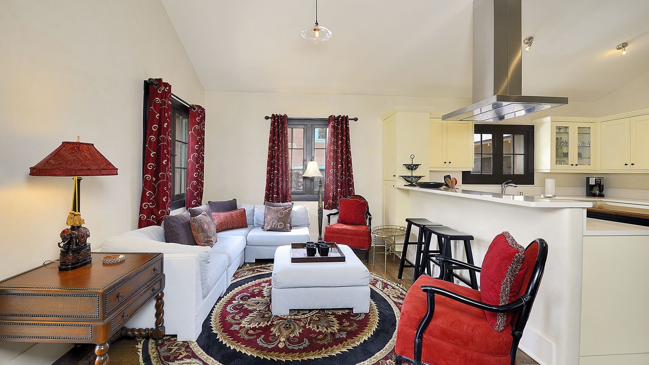 Photo of Livingroom in Historic Eastside