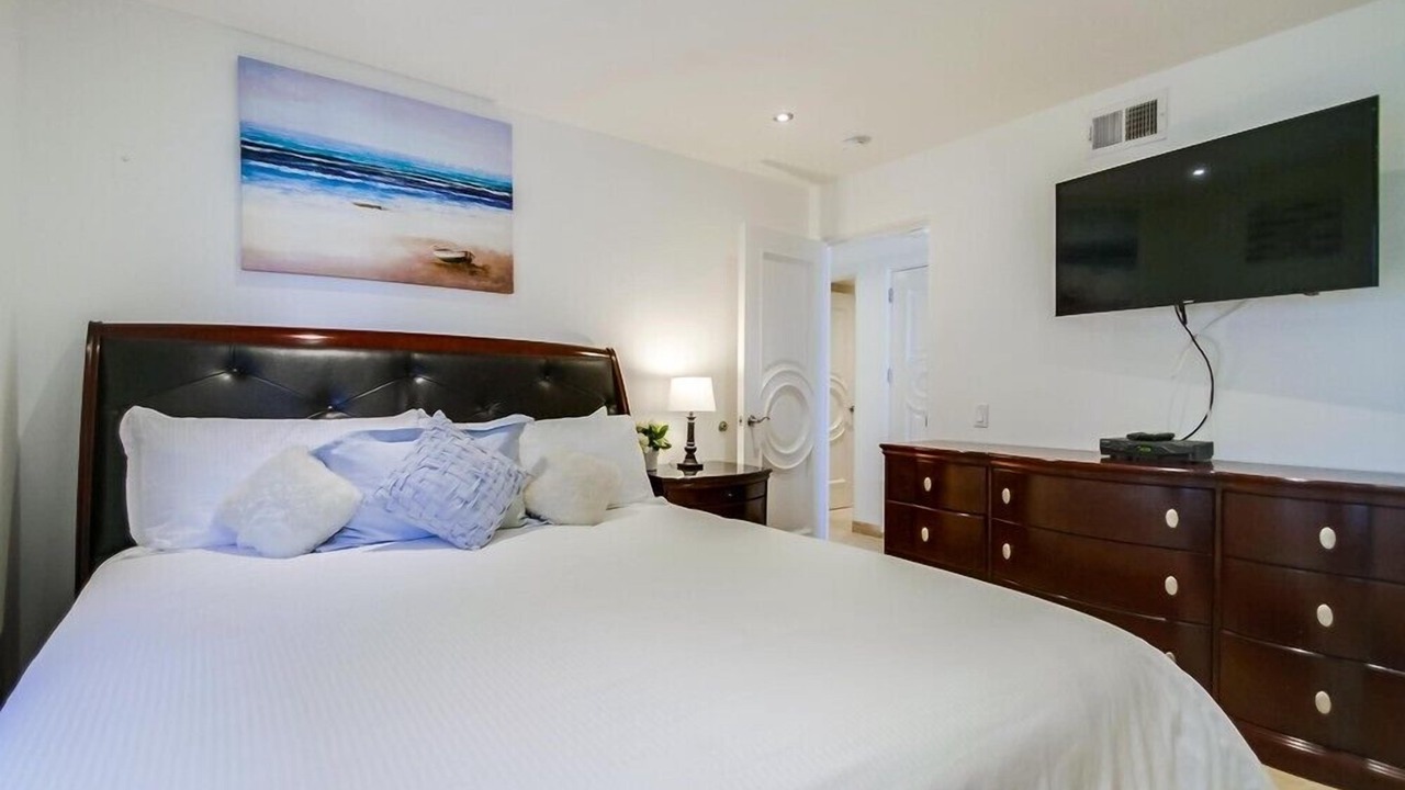 Photo of Bedroom in Mission Beach