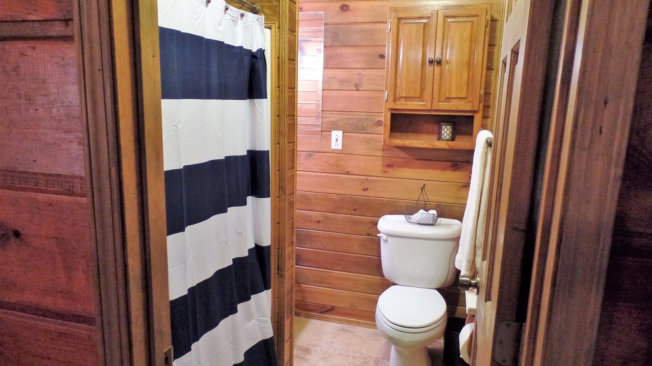 Photo of Bathroom in Vonore