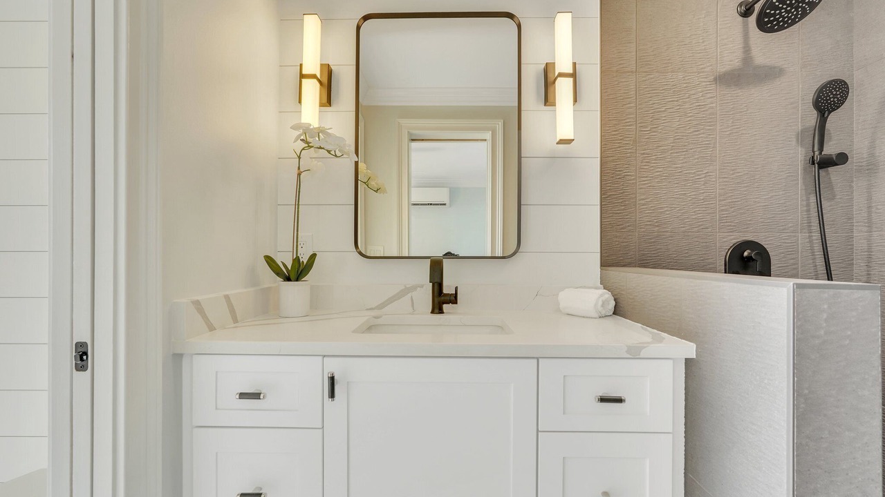 Photo of Bathroom in King City