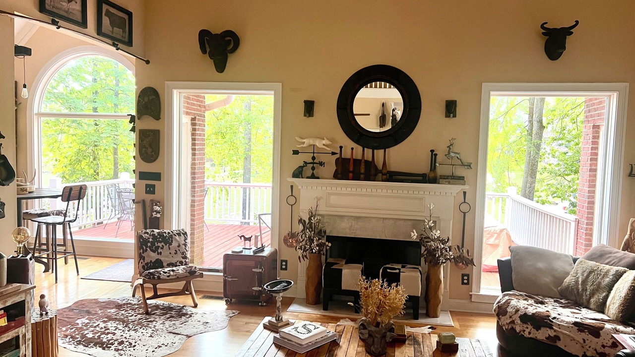 Photo of Livingroom in Reynolds Landing