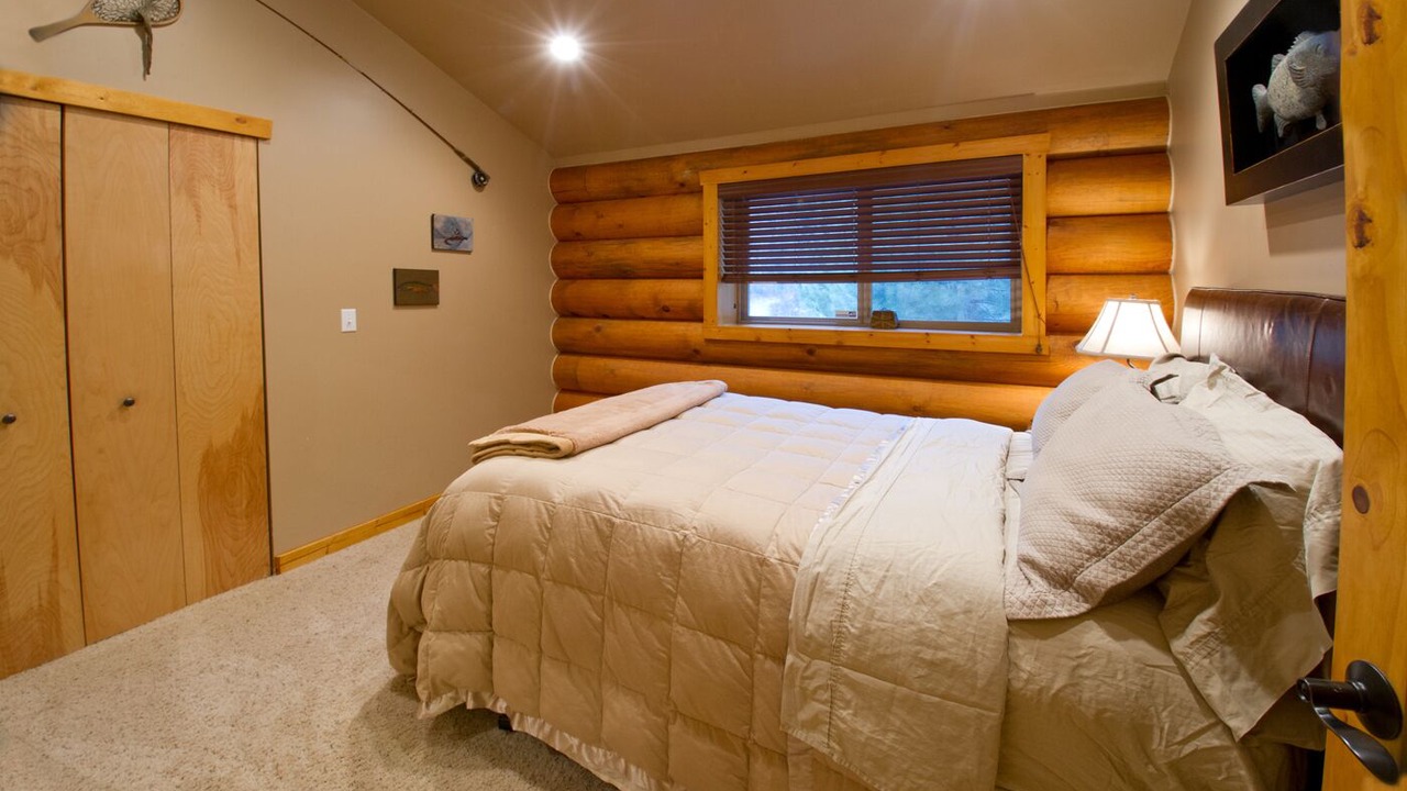 Photo of Bedroom in Leavenworth