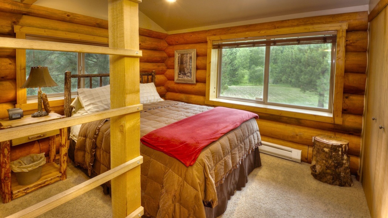 Photo of Bedroom in Leavenworth