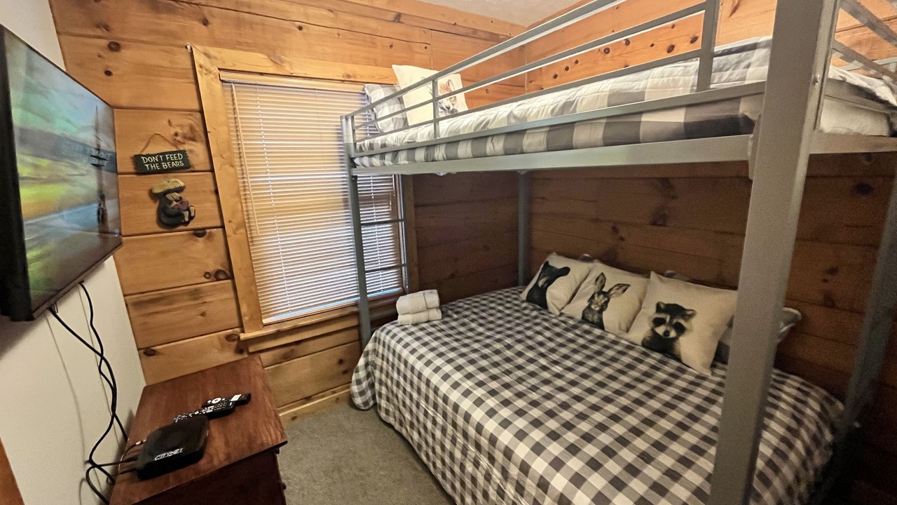 Photo of Bedroom in Snowshoe