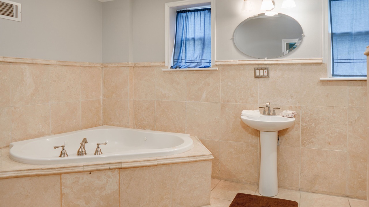 Photo of Bathroom in Graduate Hospital