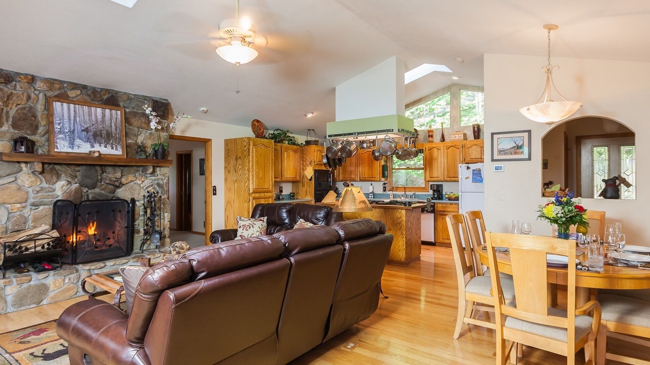 Photo of Livingroom in Upper Peachtree