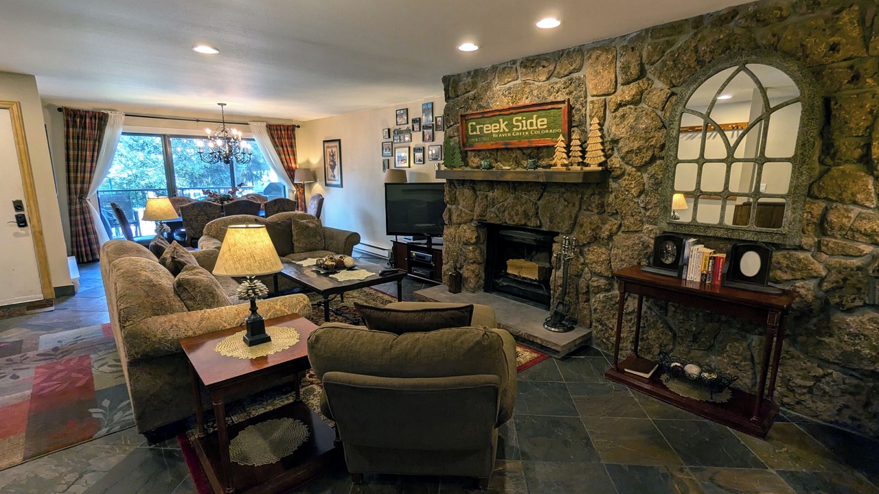 Photo of Livingroom in Avon