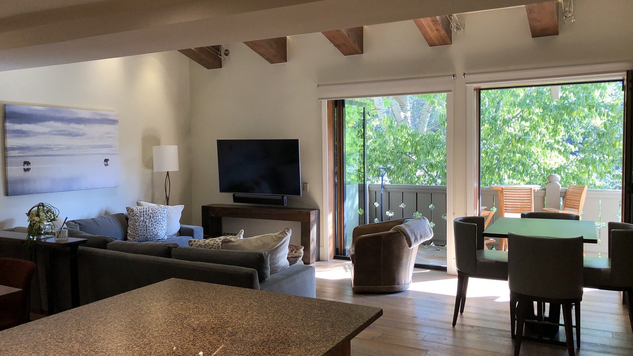 Photo of Livingroom in Vail