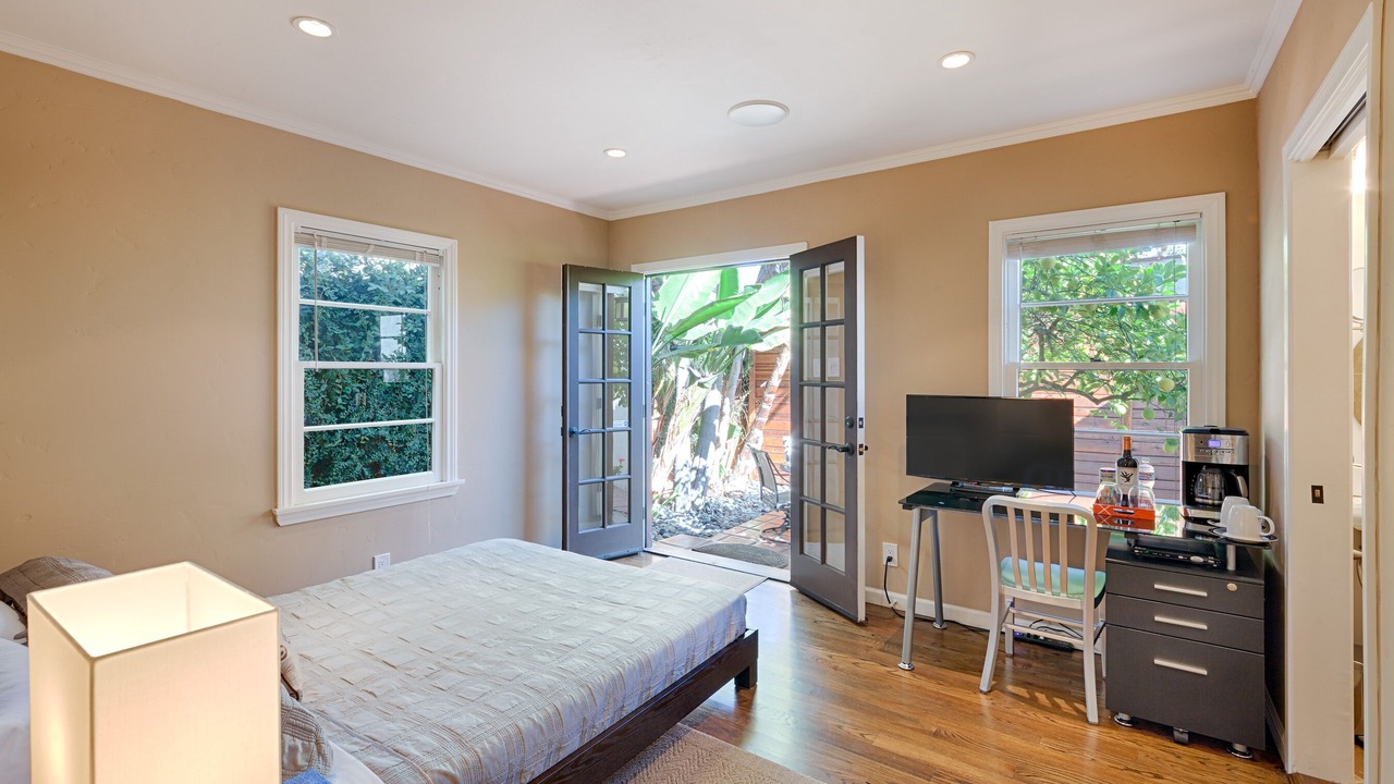 Photo of Bedroom in Fairfax District