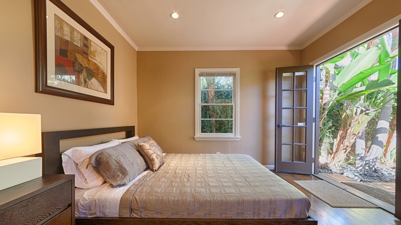 Photo of Bedroom in Fairfax District