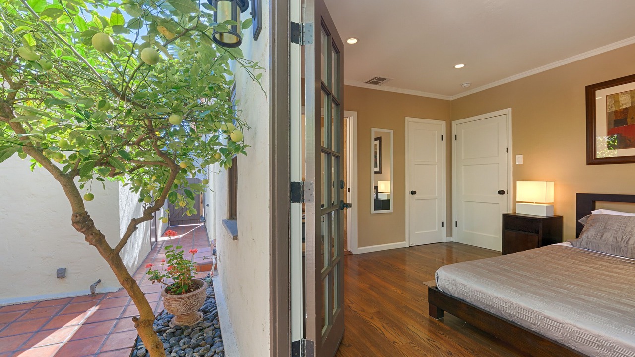 Photo of Bedroom in Fairfax District
