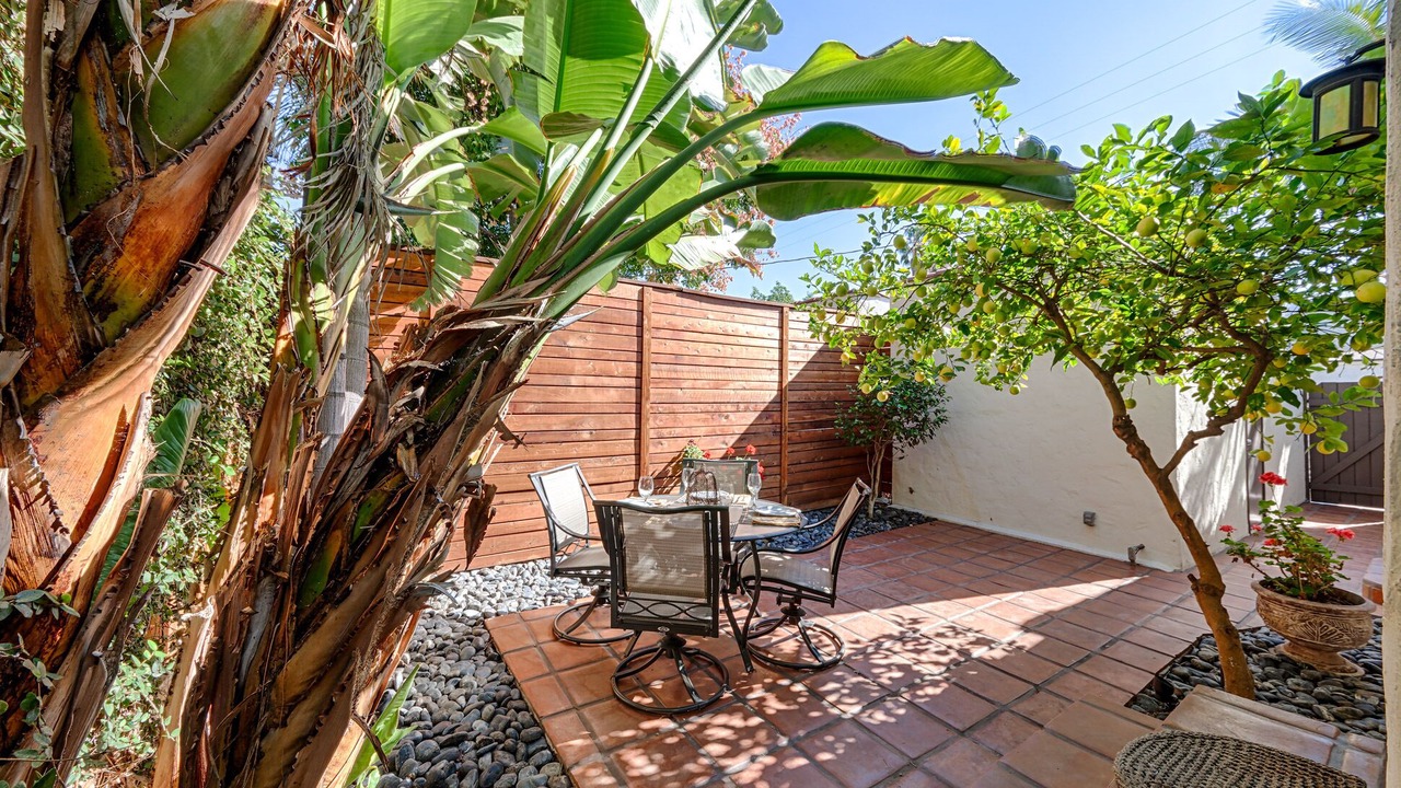 Photo of Outdoor in Fairfax District