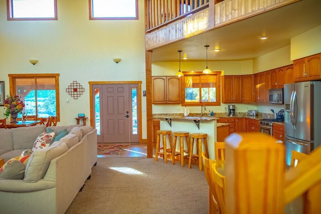 Photo of Livingroom in Canon City
