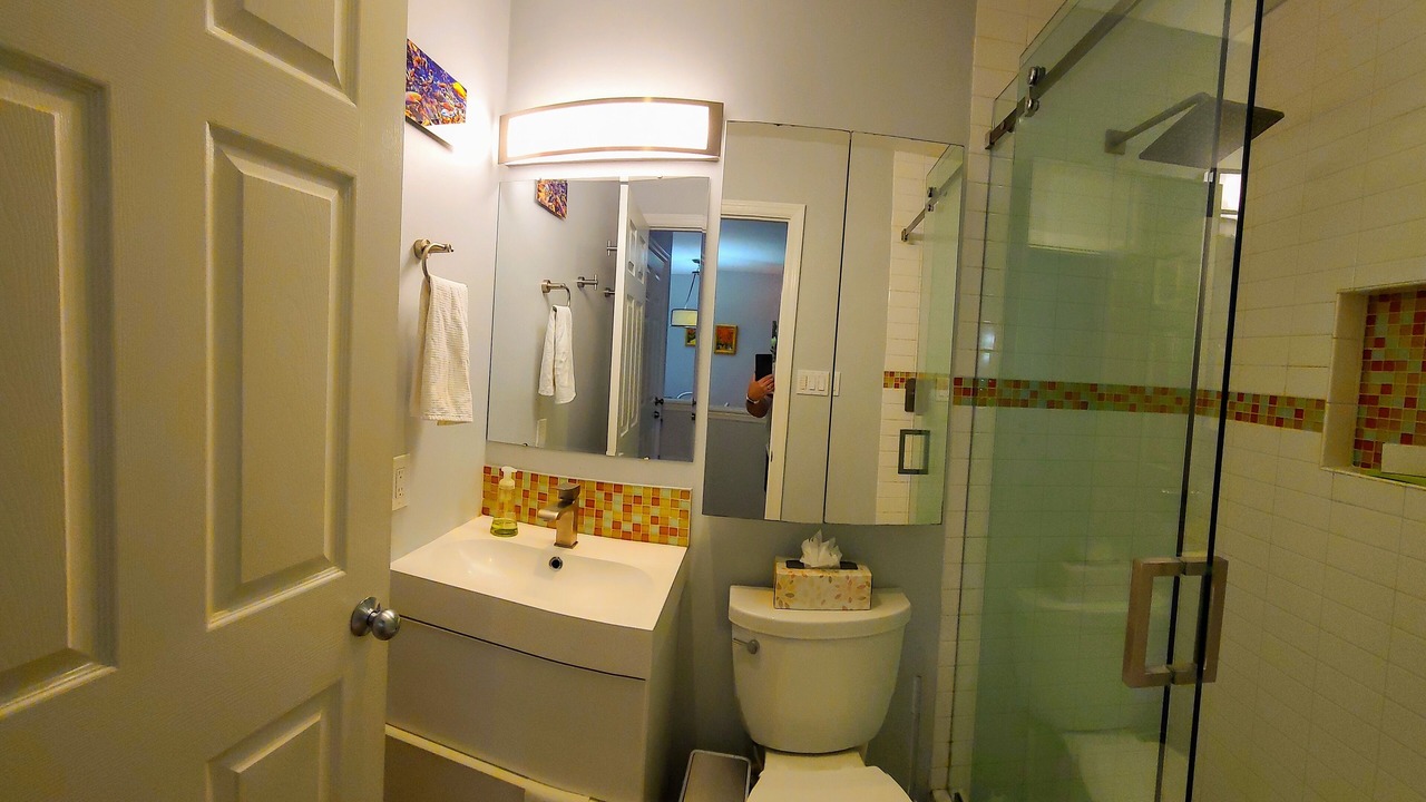 Photo of Bathroom in Truman Annex