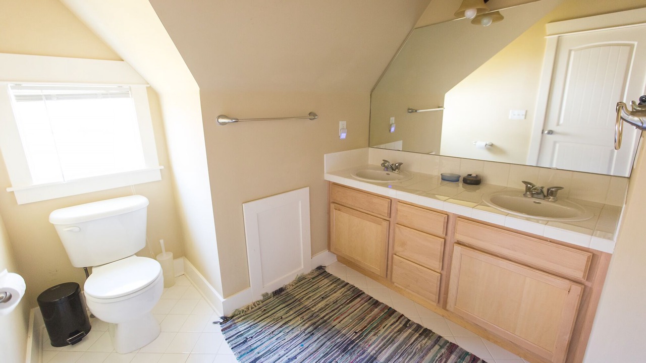 Photo of Bathroom in North Central Westminster