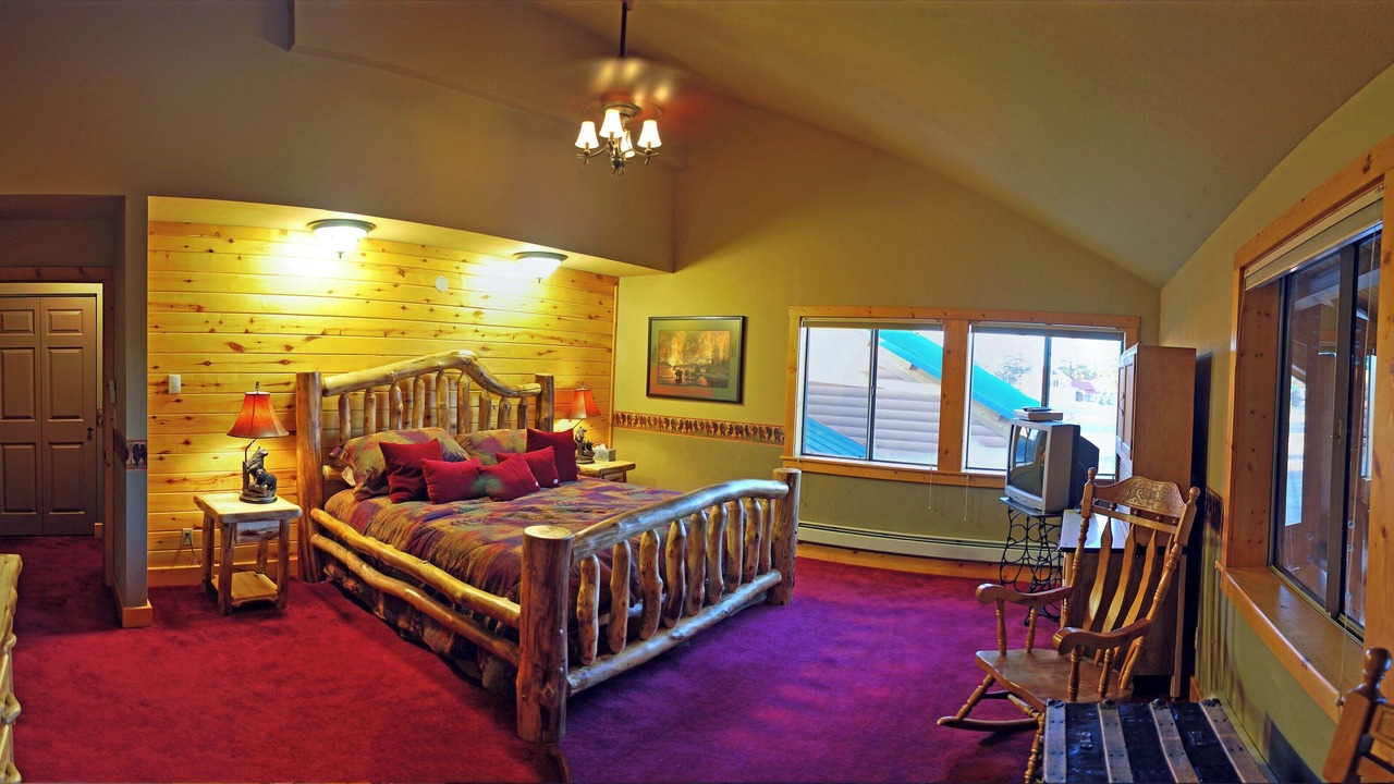 Photo of Bedroom in Lake Hatcher Park