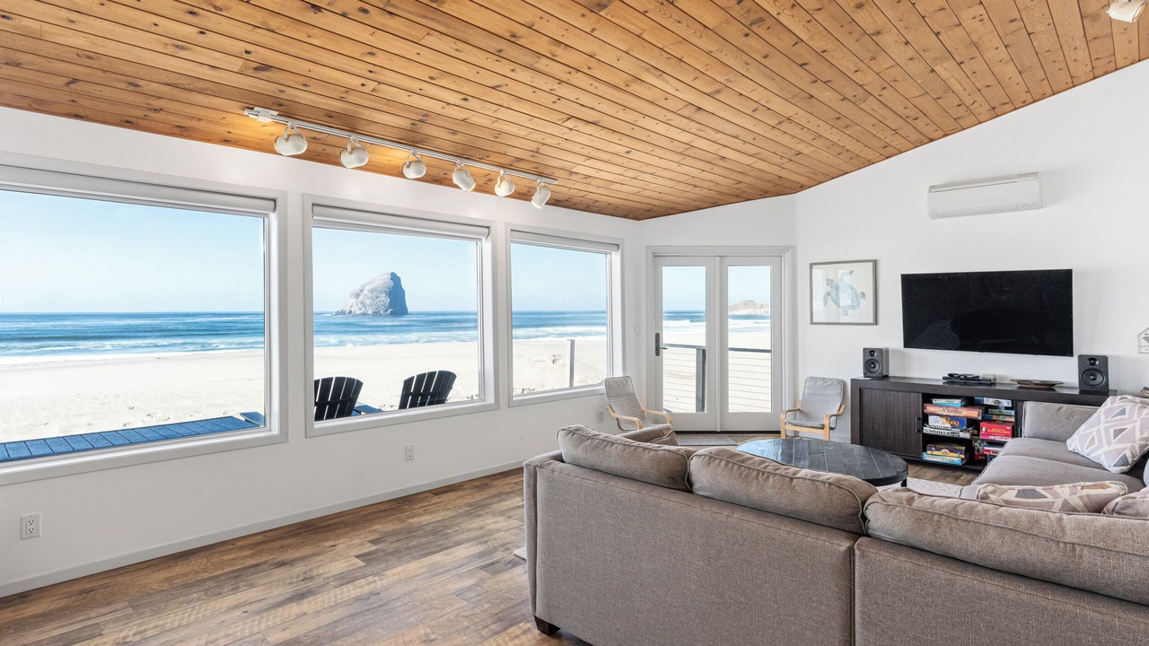 Photo of Livingroom in Kiwanda Shores