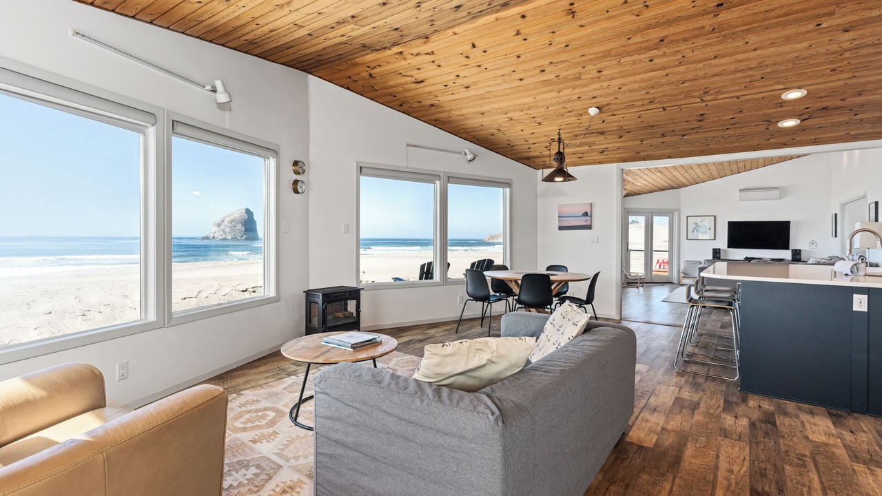 Photo of Livingroom in Kiwanda Shores