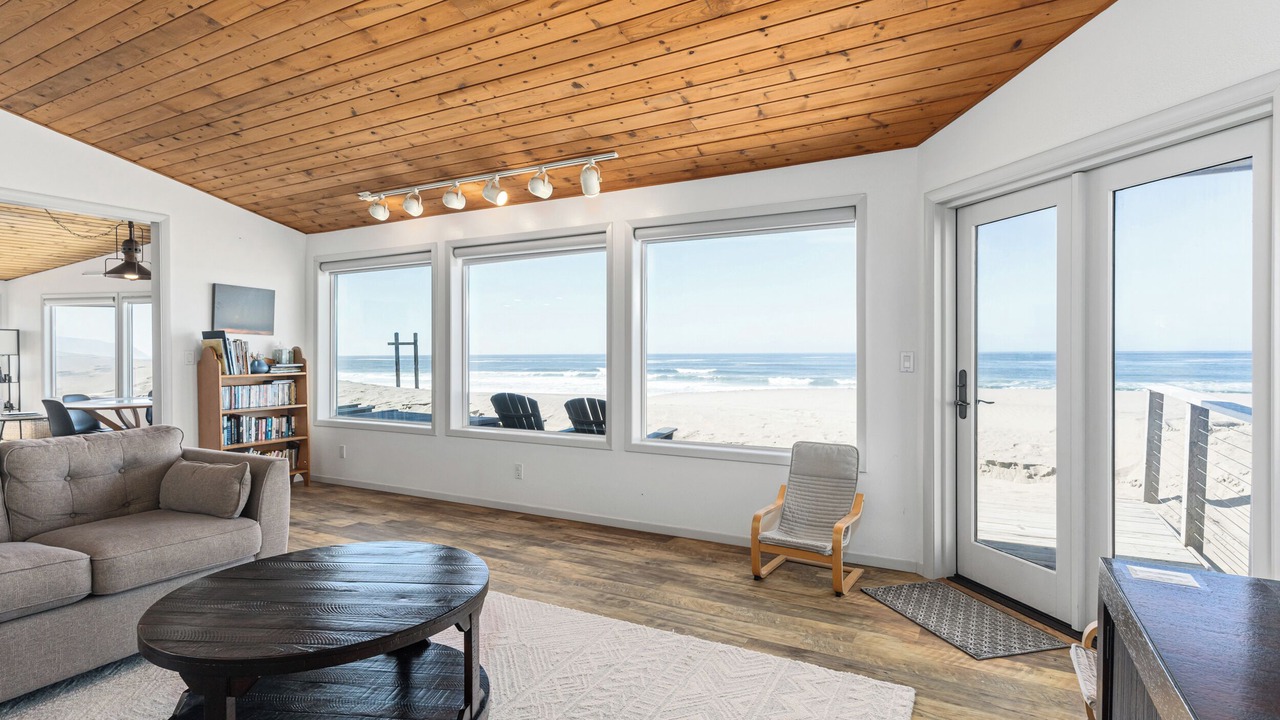 Photo of Livingroom in Kiwanda Shores