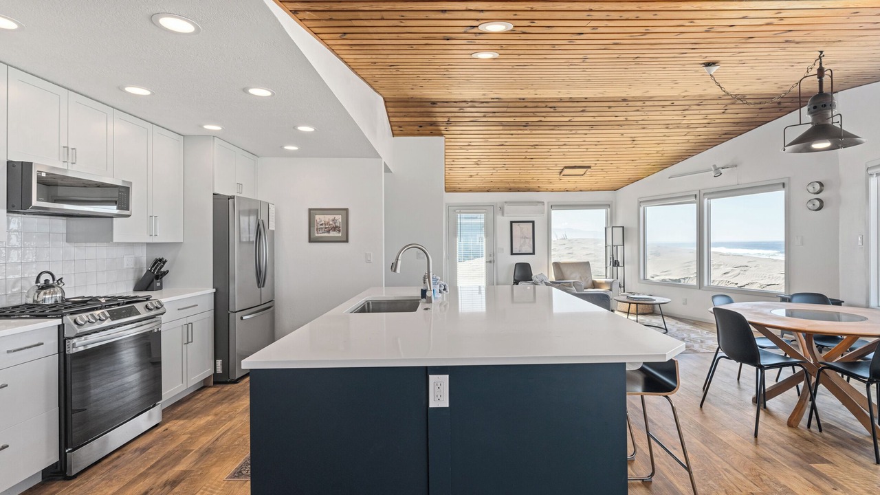 Photo of Kitchen in Kiwanda Shores
