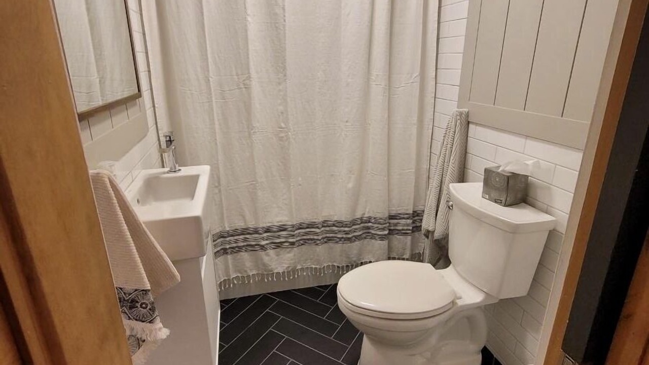 Photo of Bathroom in Lyons