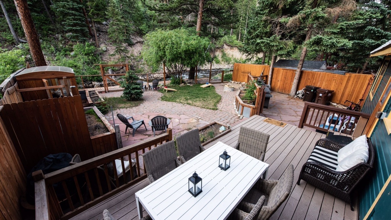 Photo of Outdoor in Lyons
