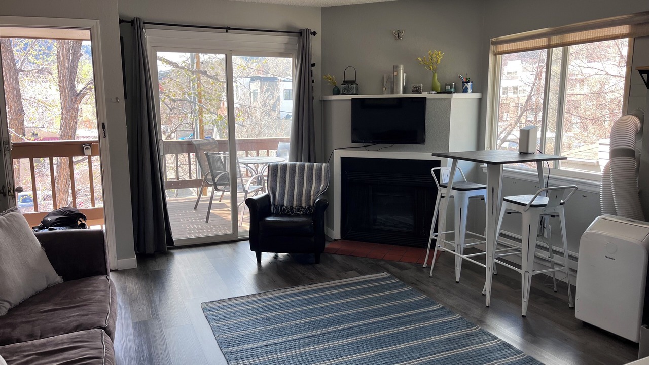 Photo of Livingroom in Central Boulder