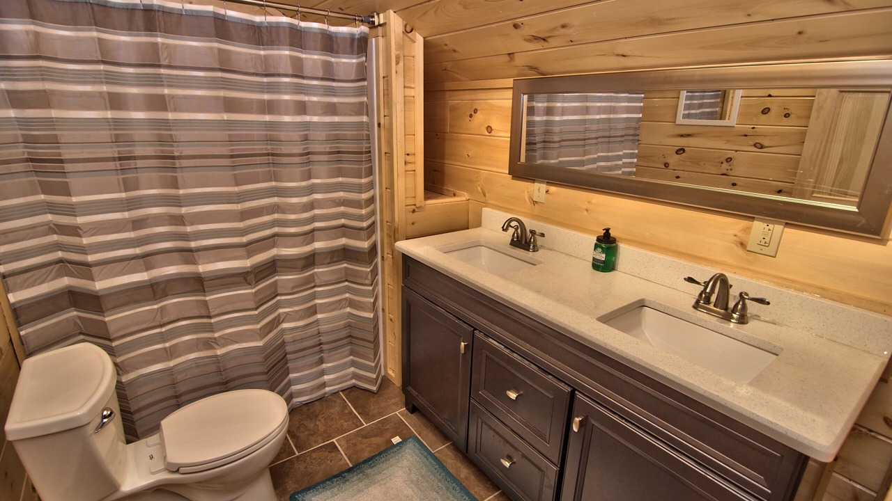 Photo of Bathroom in Hickory Hills