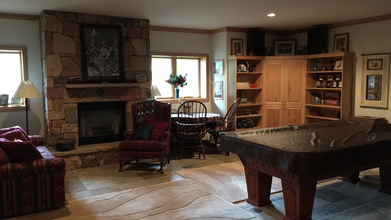 Photo of Livingroom in Edwards