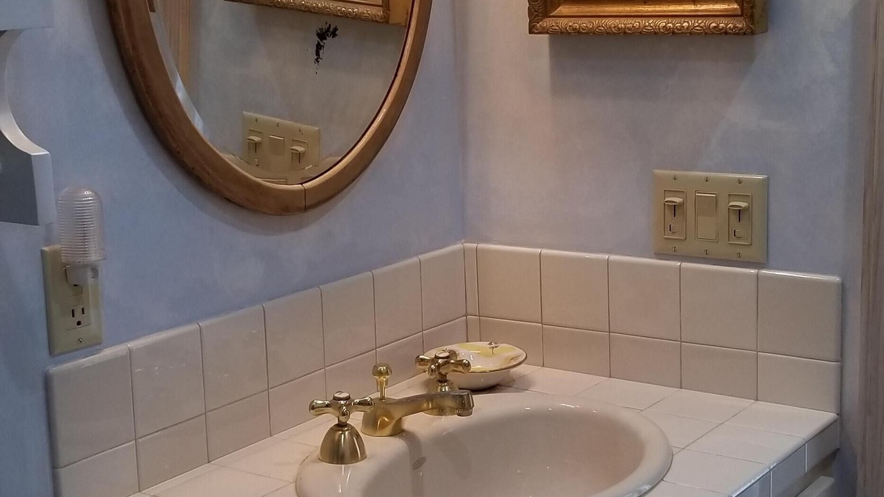 Photo of Bathroom in Redstone