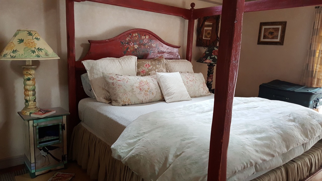 Photo of Bedroom in Redstone