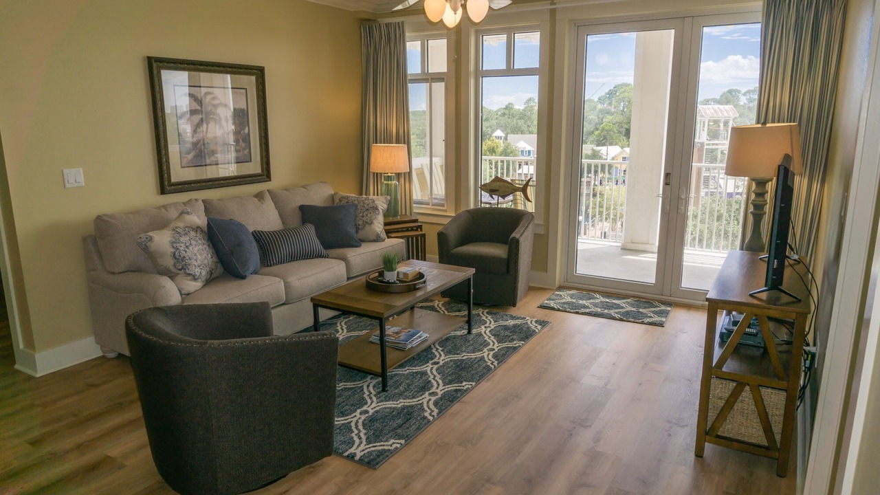 Photo of Livingroom in Baytowne Wharf