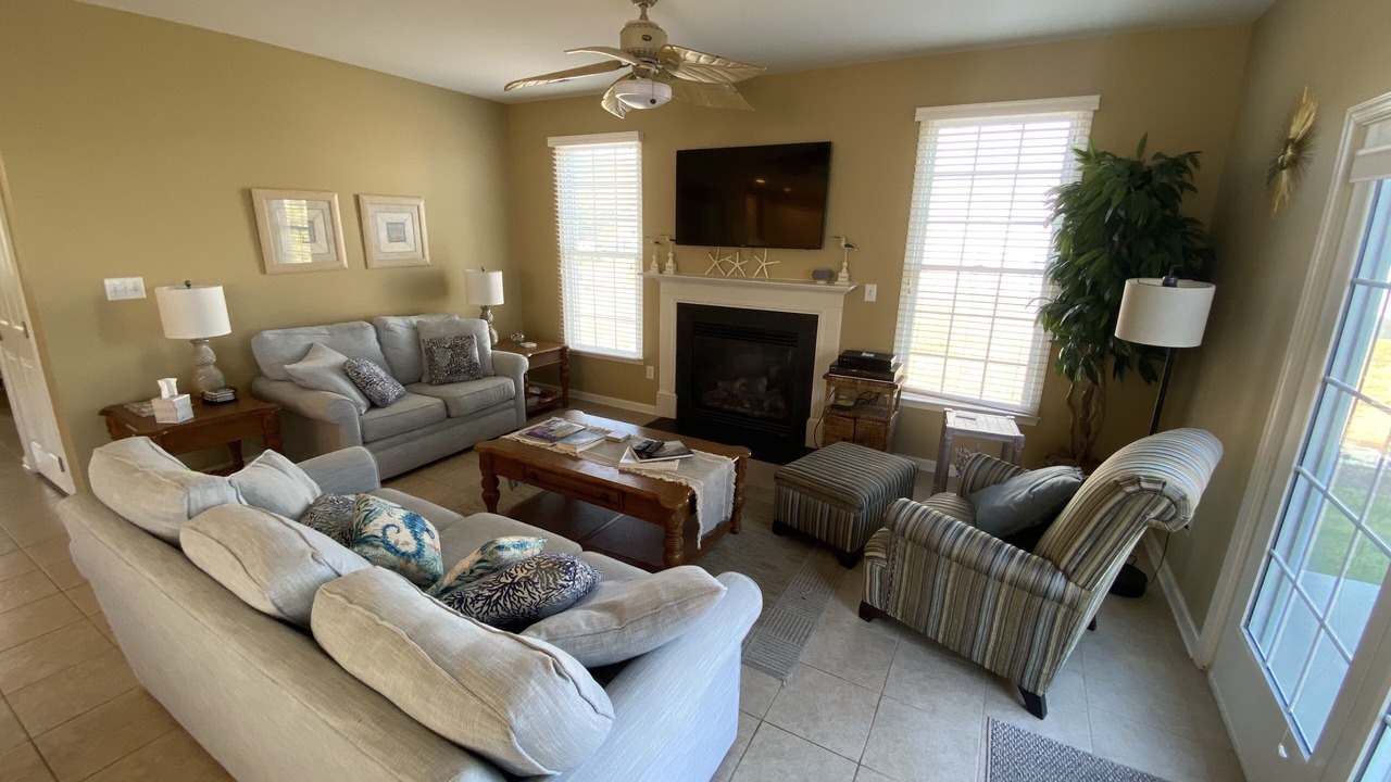 Photo of Livingroom in Bayside