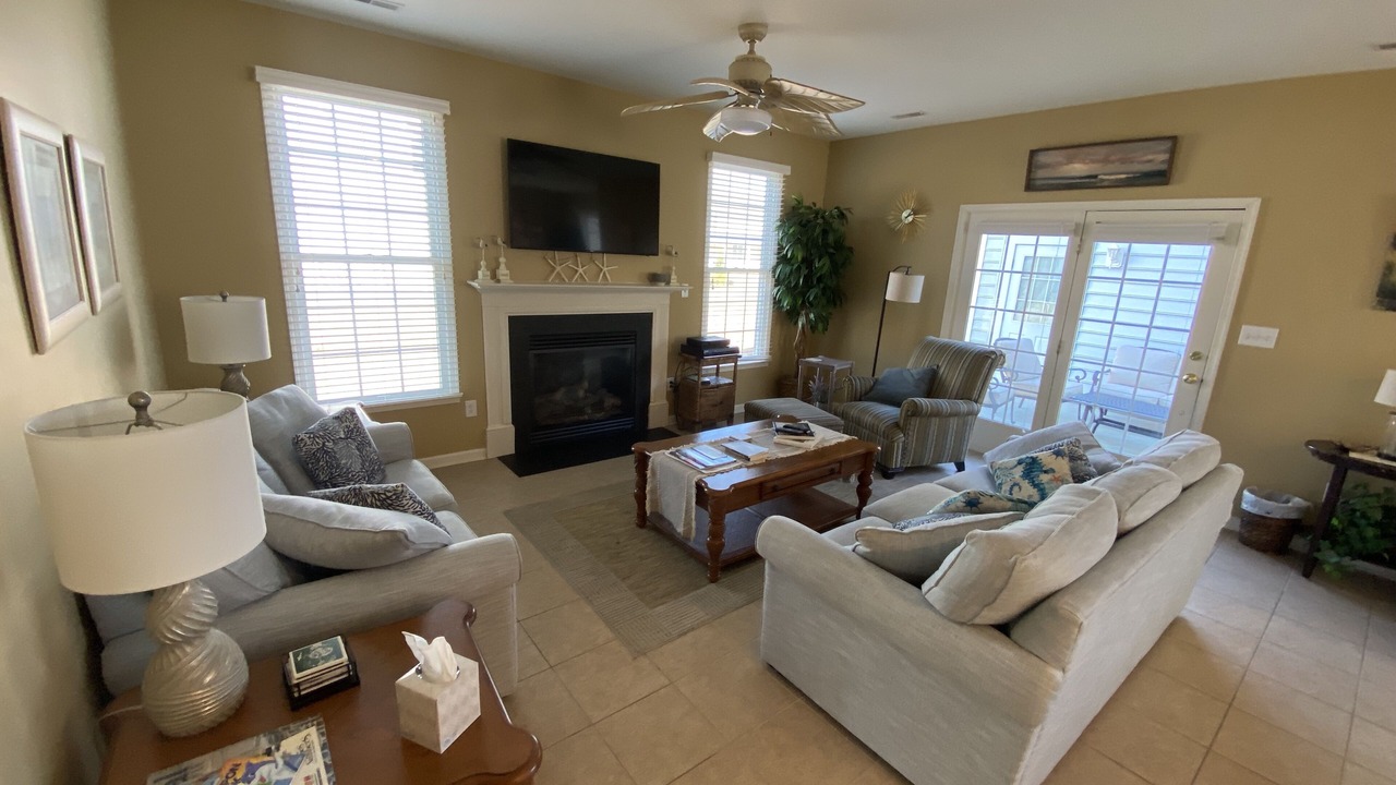Photo of Livingroom in Bayside