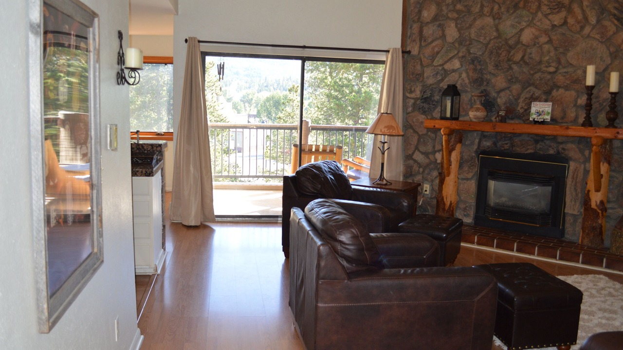 Photo of Livingroom in Historic District