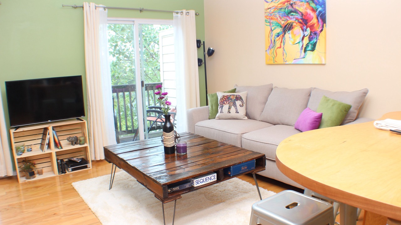 Photo of Livingroom in North Capitol