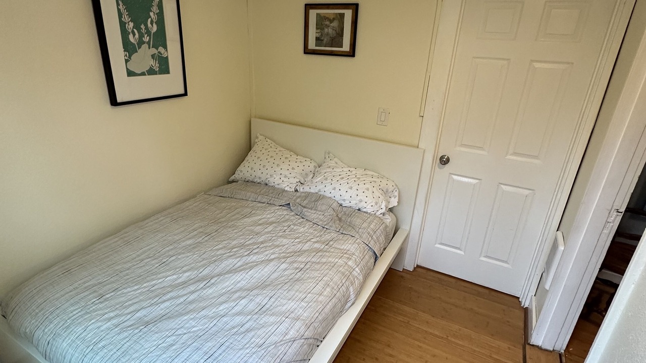 Photo of Bedroom in Rockaway Beach