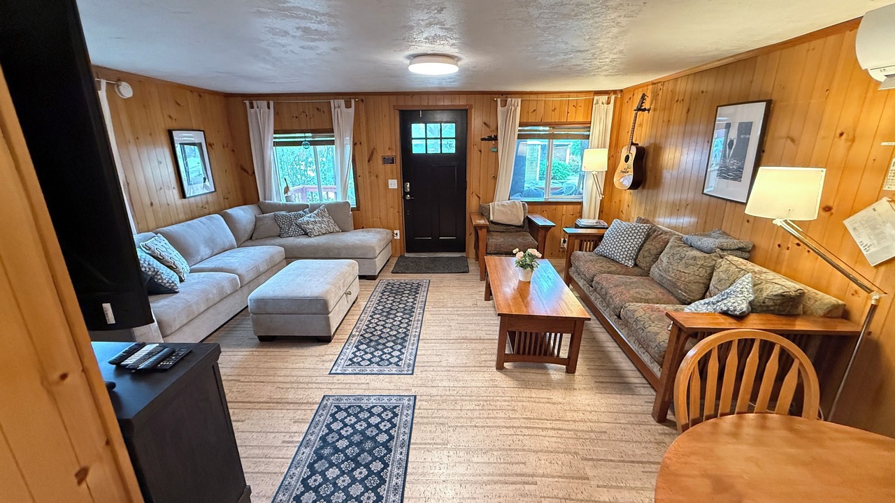 Photo of Livingroom in Rockaway Beach