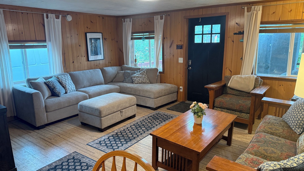 Photo of Livingroom in Rockaway Beach